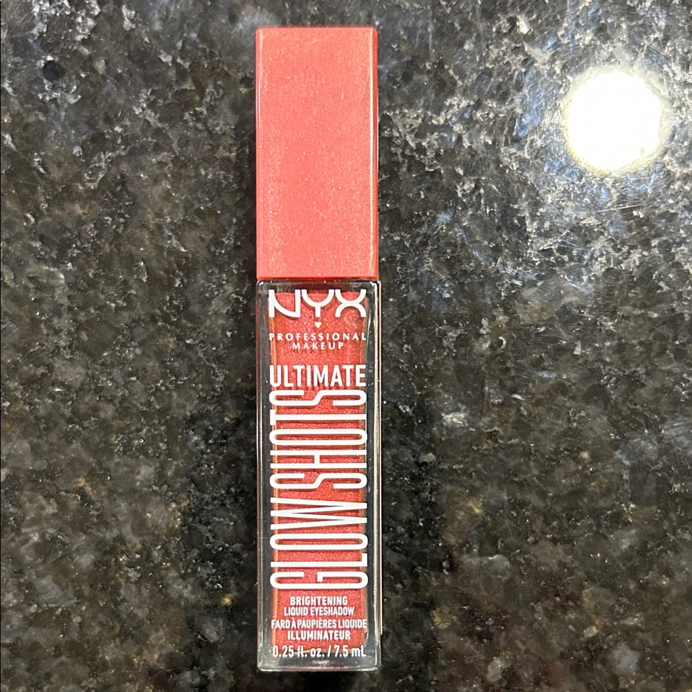 NYX Ultimate Glow Shots Liquid Eyeshadow in Raspberry Rave